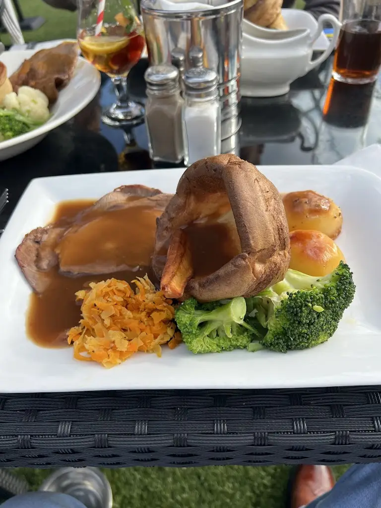 Menu_The Fox & Castle_Old Windsor_image_6