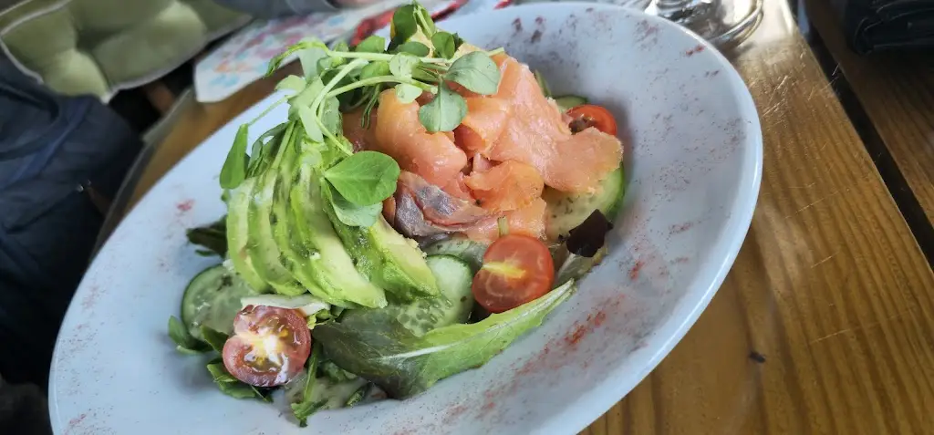 Sam Hall_The Fox & Castle_Old Windsor_review