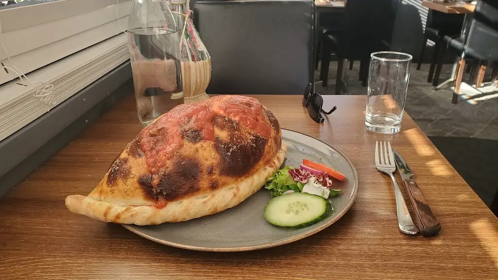 Punto Italian Pizzeria & Restaurant_Old Windsor_slider_image_3