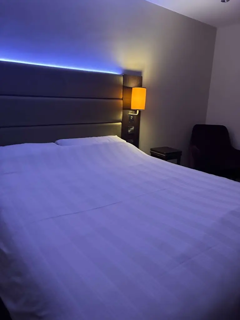 Shannon Baker_Premier Inn Boston hotel_Old Leake_reseña