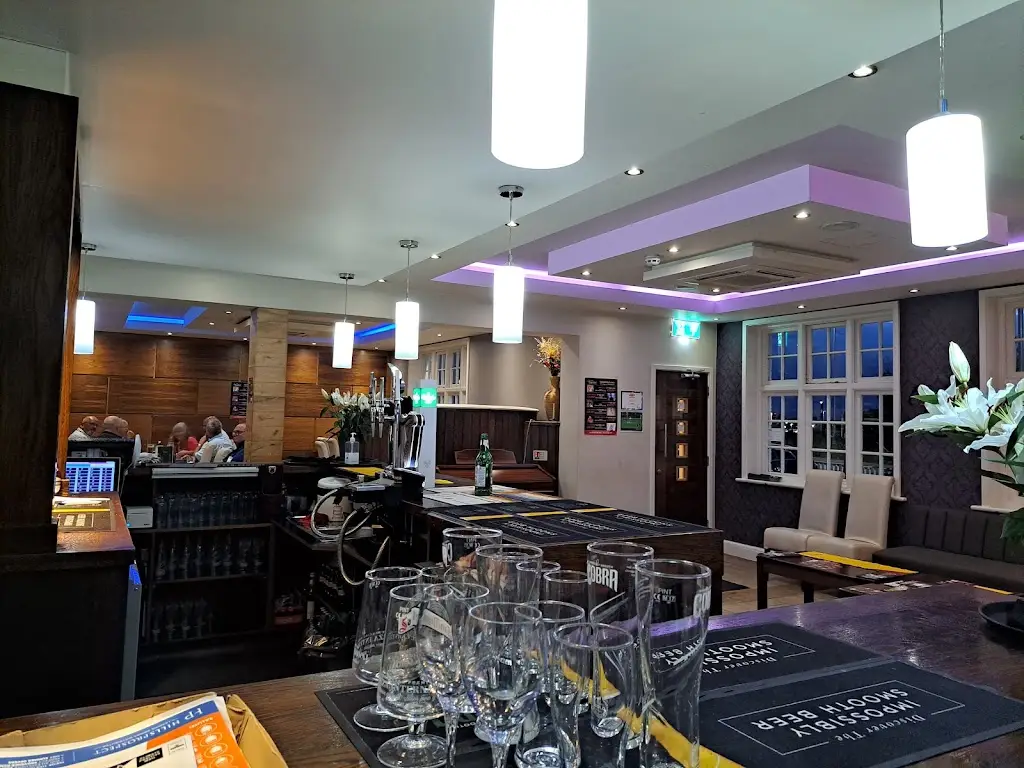 KAYS CHOWDHURY_Voujon Indian Restaurant_Orsett_review