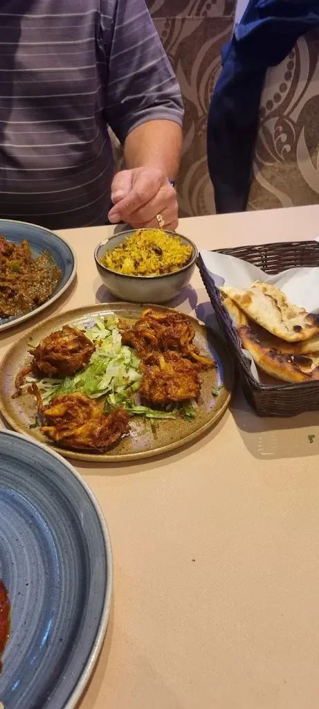 Gordon Turner_Roochie’s_Norton Canes_review