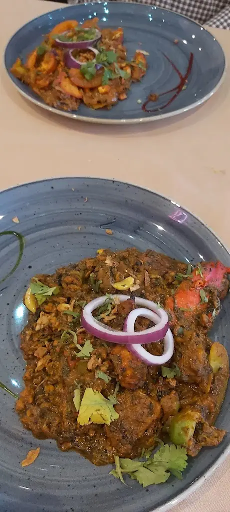 J Wallis_Roochie’s_Norton Canes_review