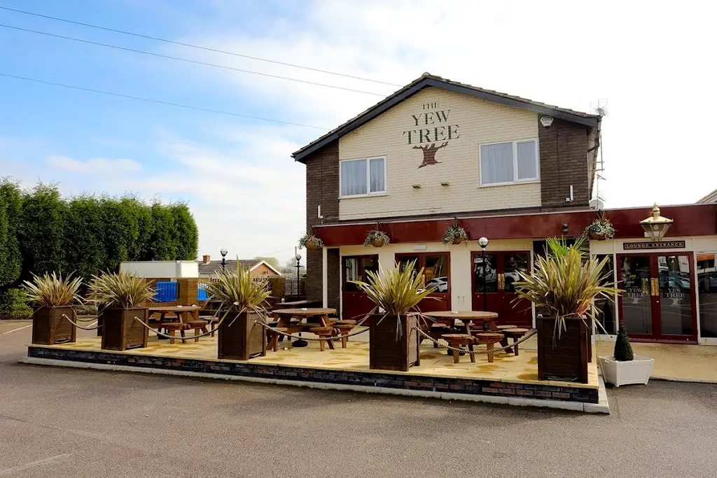 The Yew Tree_Norton Canes_slider_image_3