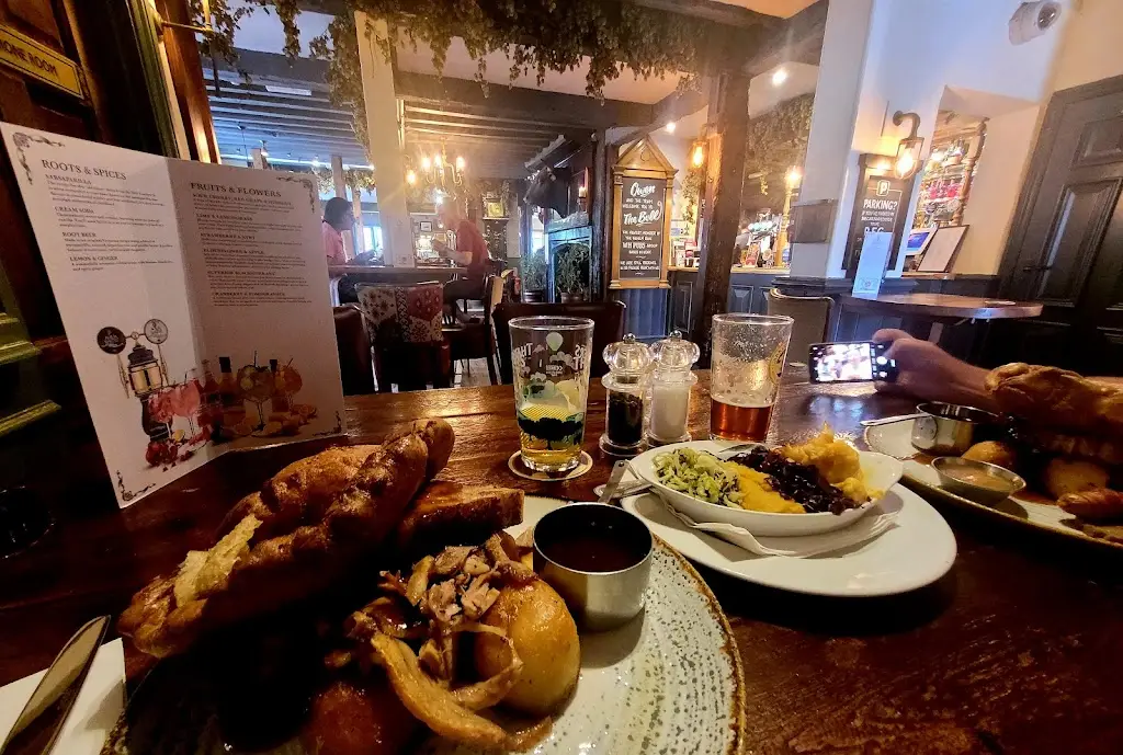 Theresa Ferrell_The Bull Otford - by WH Pubs_Otford_review