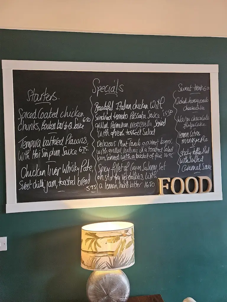 Menu_Whites Lounge Bar _Ormesby St Margaret_image_2