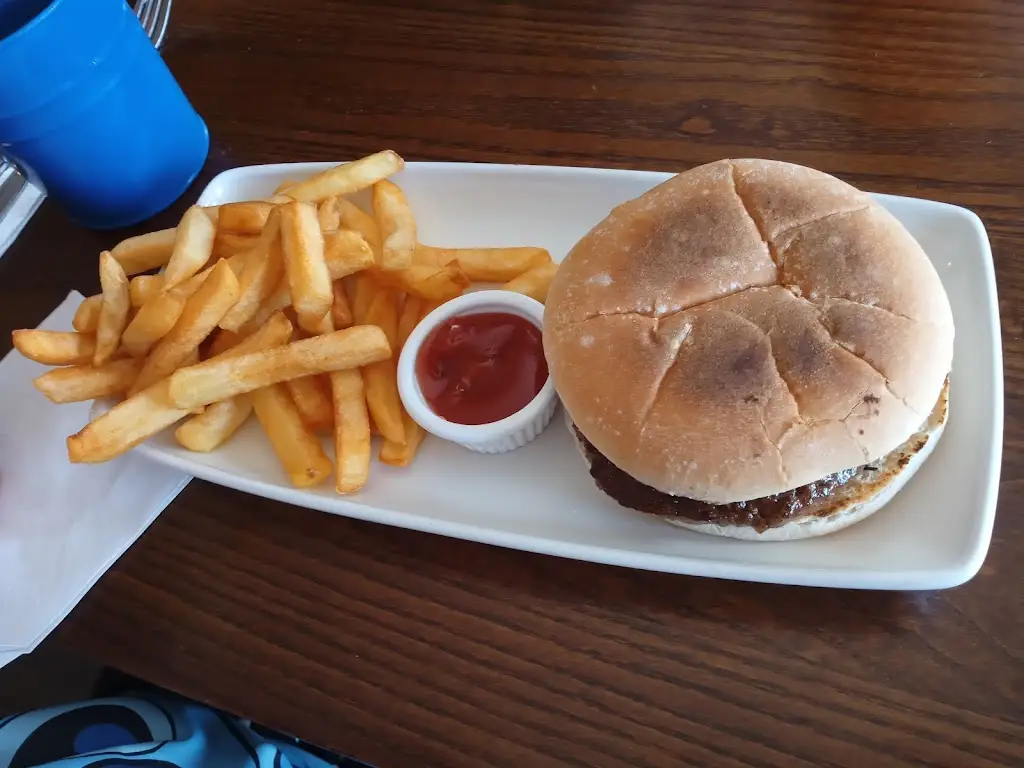 Nigel Oates_Whites Lounge Bar _Ormesby St Margaret_review