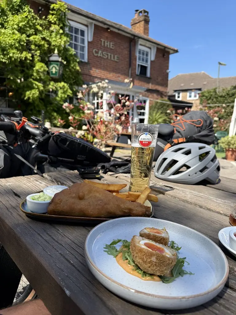 Max Lowery_The Castle Inn- Pub & Dining_Ottershaw_review