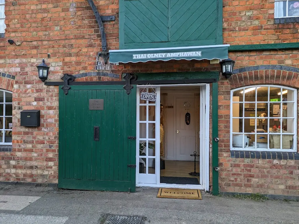 Amphawan_Olney_slider_image_3