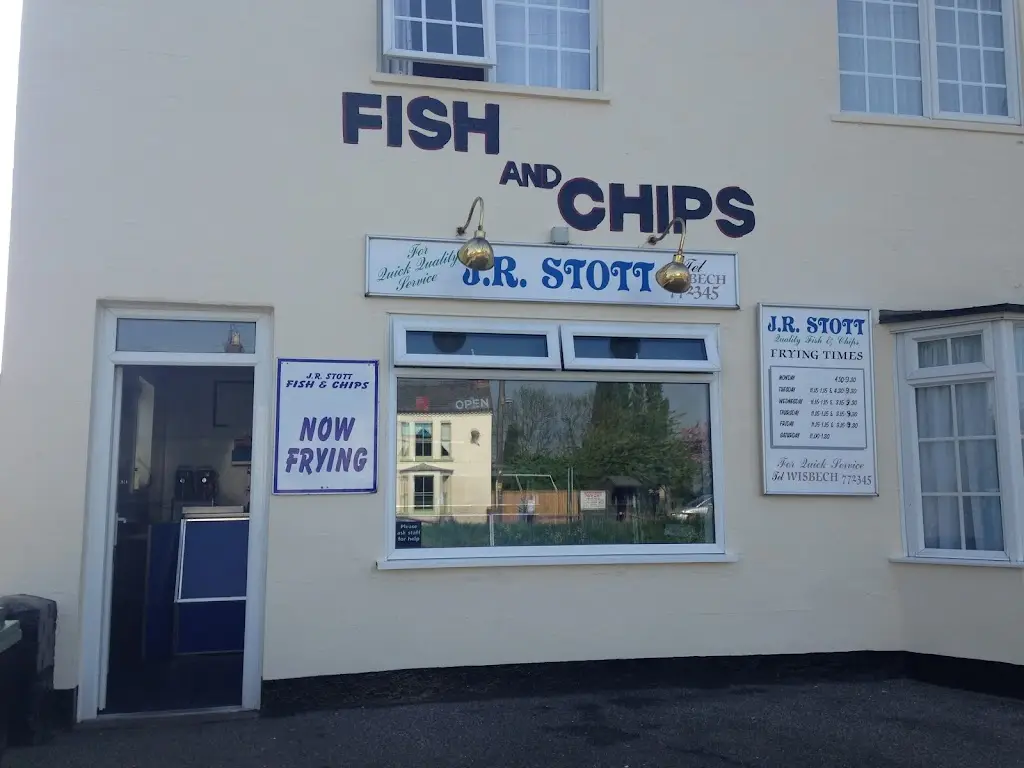 Stott J R restaurant in Outwell