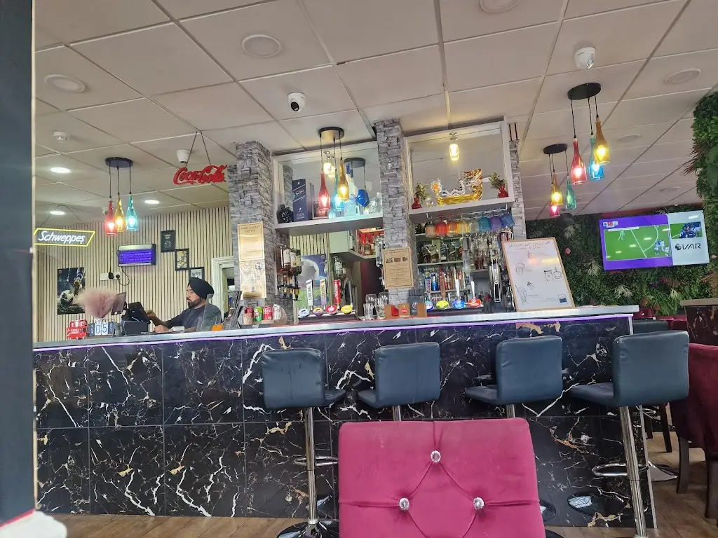 House of Spice Bar & Grill_Oldbury_slider_image_3