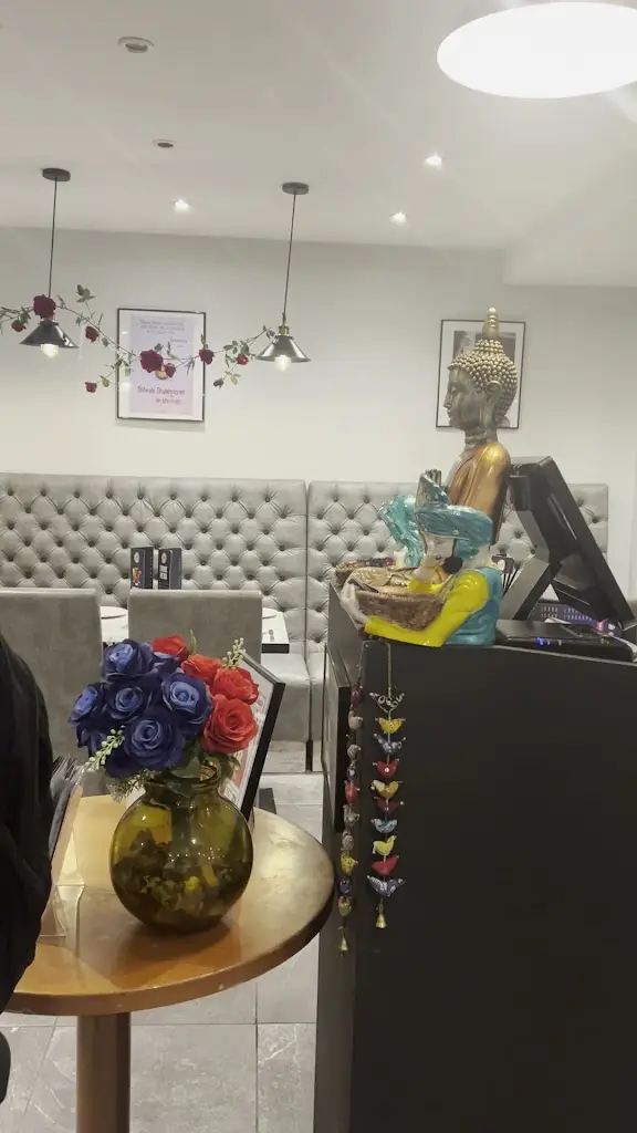 Amruta Pawar_takaa tak, Oldbury_Oldbury_review