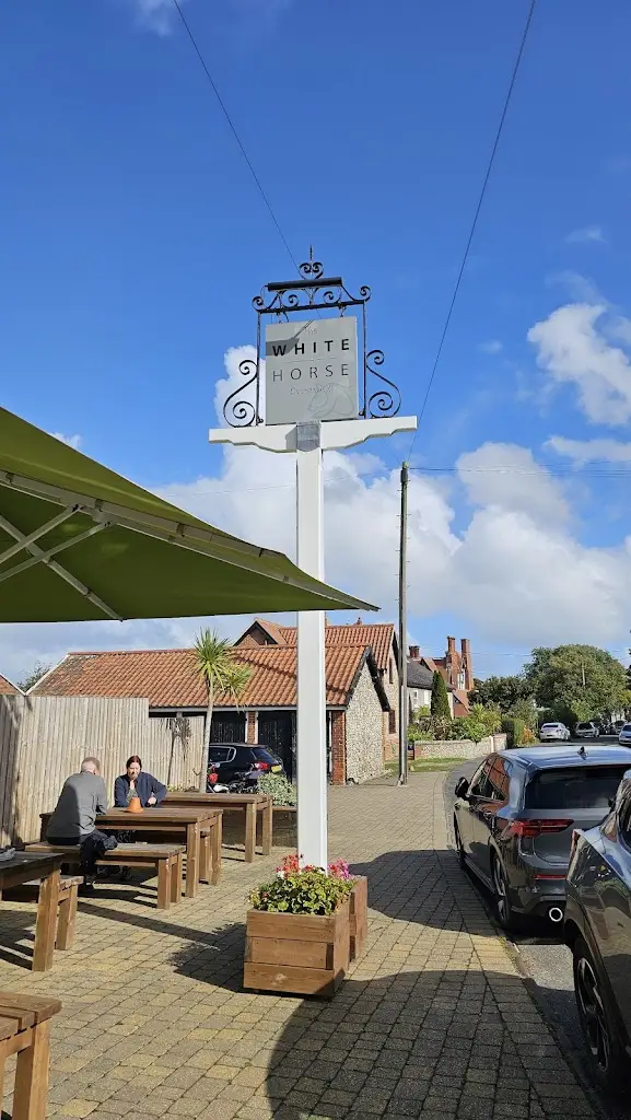 Si-Si Symon_The White Horse Overstrand_Overstrand_review