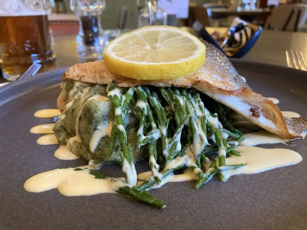 The White Horse Overstrand_Overstrand_slider_image_3