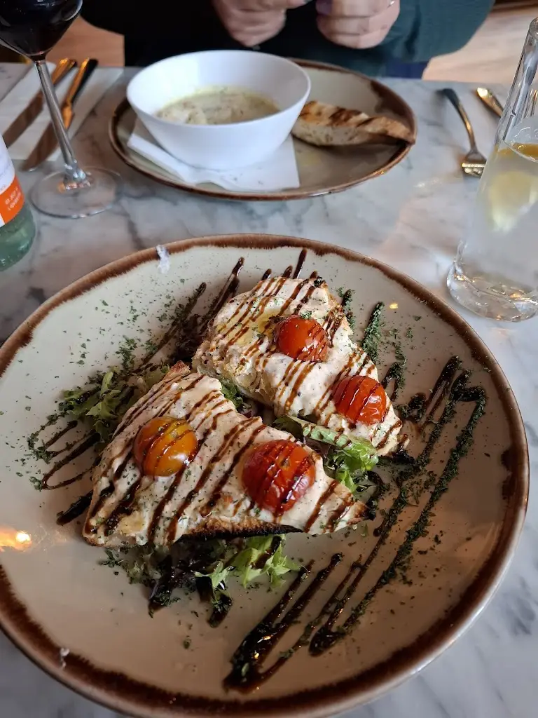 Ben Shrubshall_Amore Italian Restaurant_Overton_review