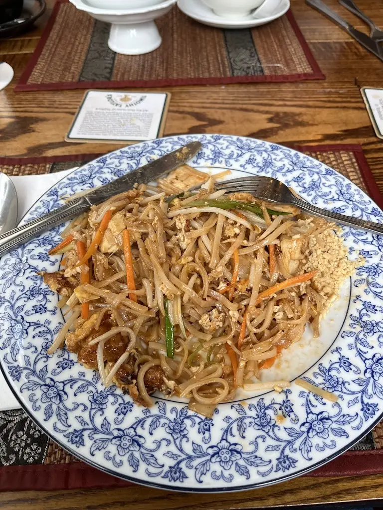 Rayan Taher_The Old House At Home_Overton_review