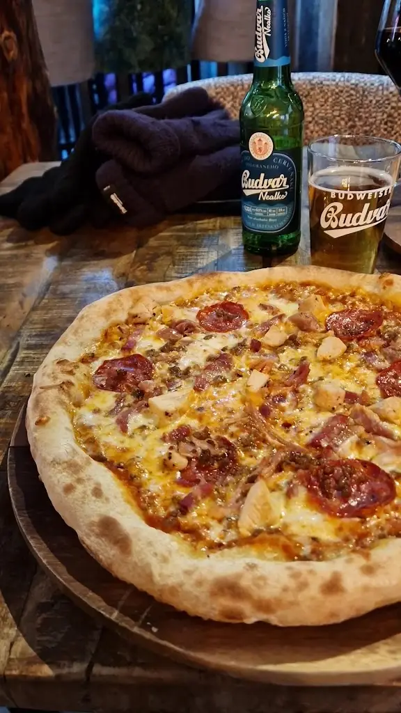 Treehouse Bar and Kitchen_Otley_slider_image_2