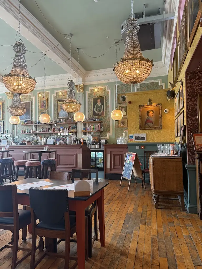 Russell Hancock_Ontano Lounge_Northallerton_review