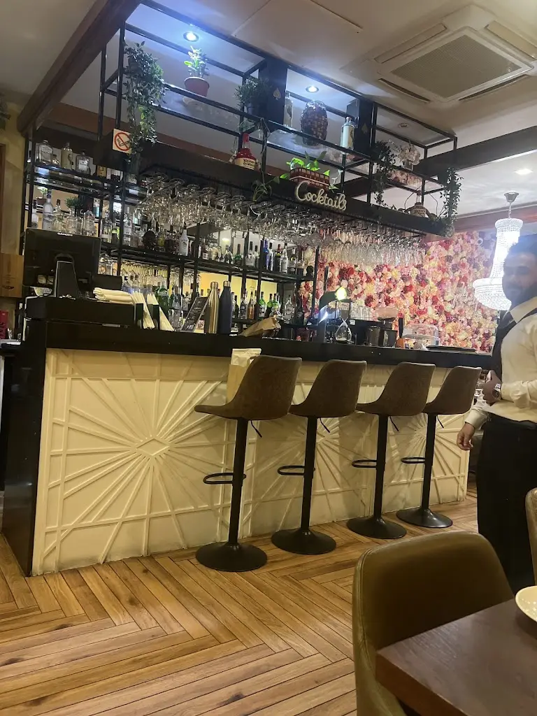 Ashwin Raj_Indiya Bar & Restaurant_Orpington_review
