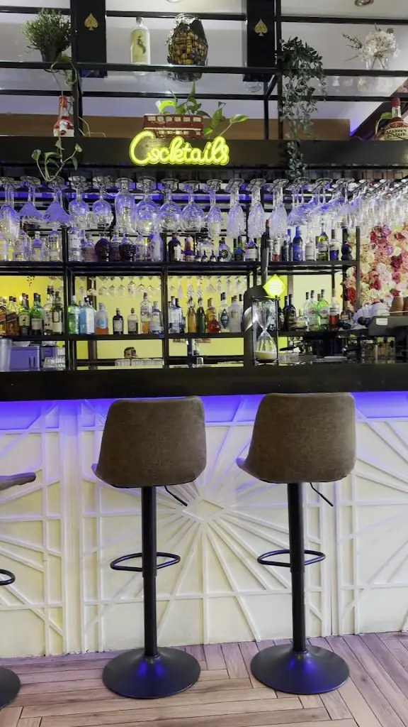 Indiya Bar & Restaurant_Orpington_slider_image_2