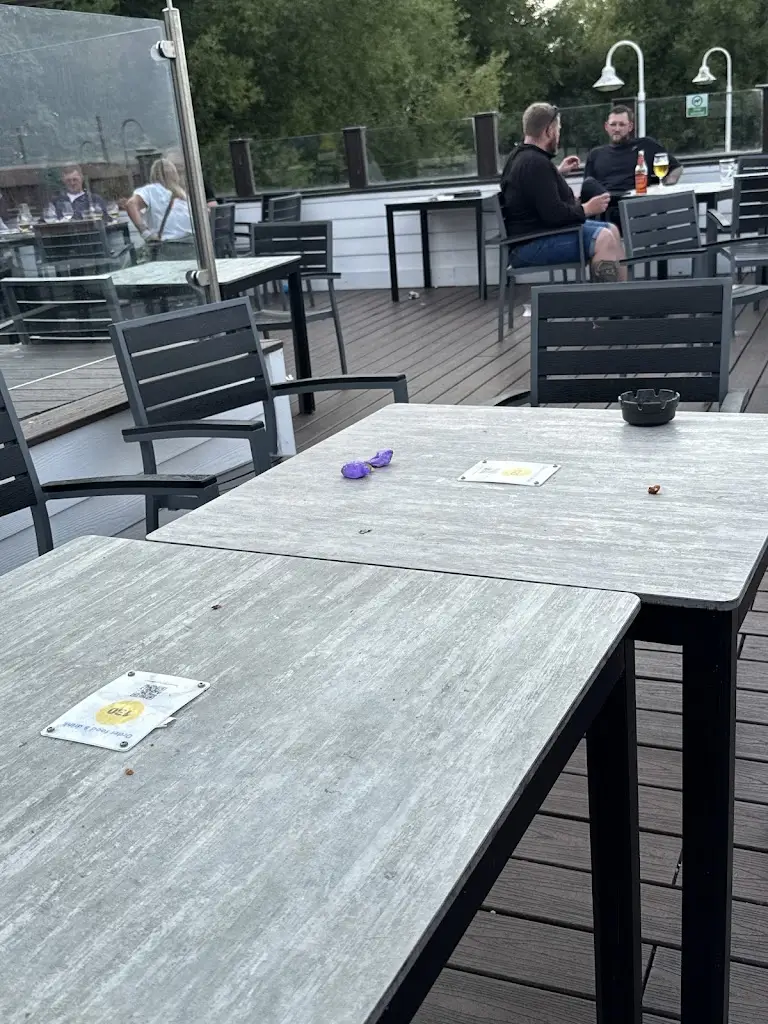 Laetitia Graham_The London Stone - JD Wetherspoon_Allhallows_review