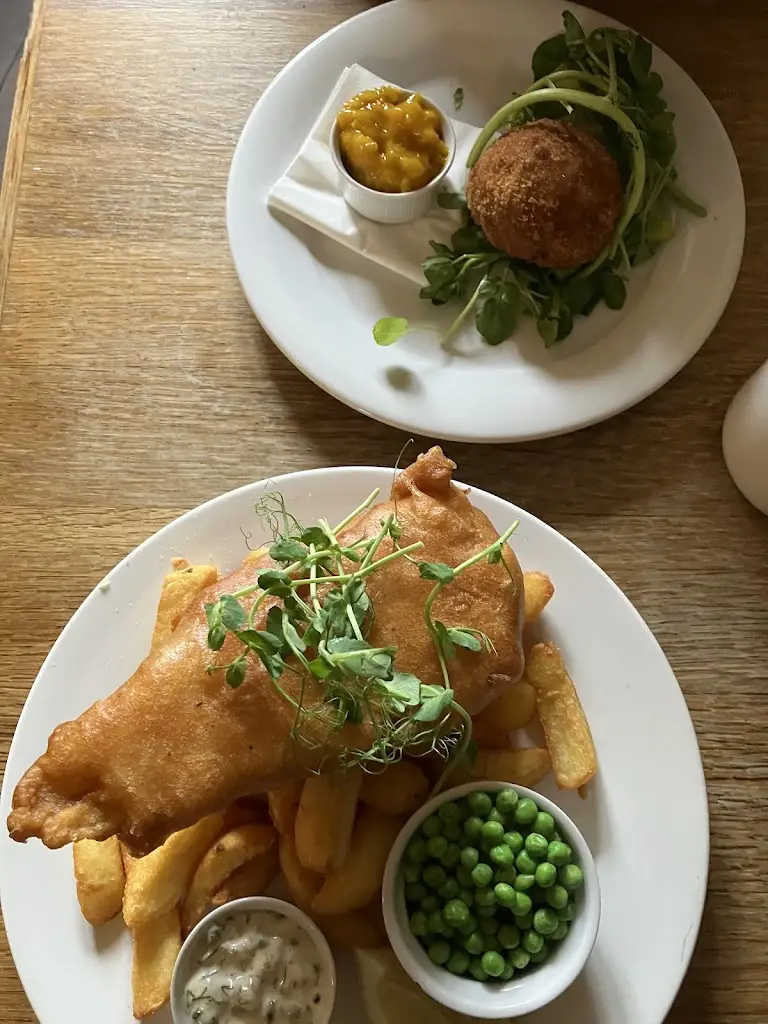 Sabrina Choi_The Oak, Painswick_Painswick_recensione