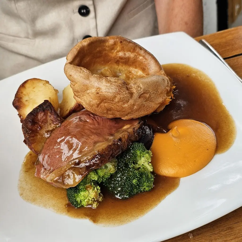 Cherwell Boathouse Restaurant_Oxfordshire_slider_image_3