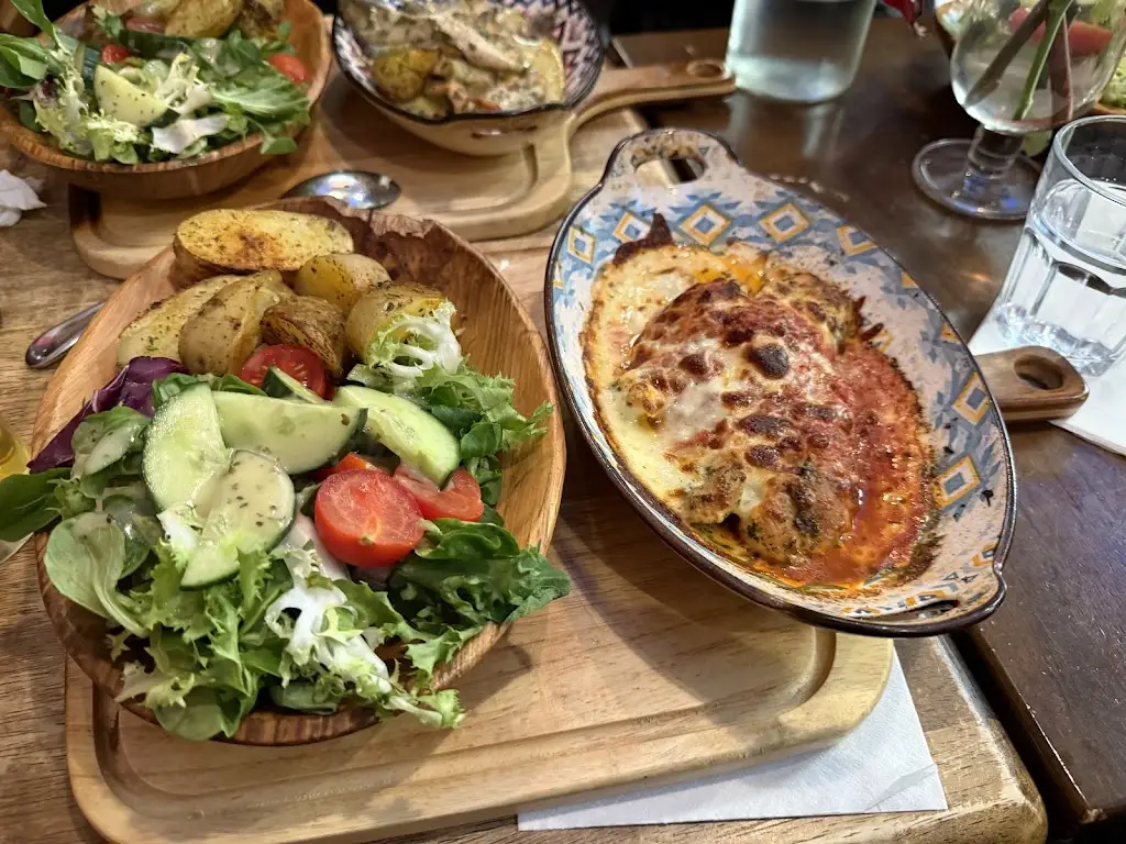 Wu Zeyu_The Spires Cafe & Restaurant_Oxfordshire_review