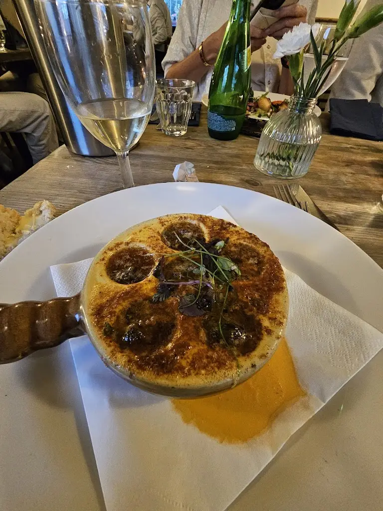 Mirna Theophanous_Pierre Victoire_Oxfordshire_review