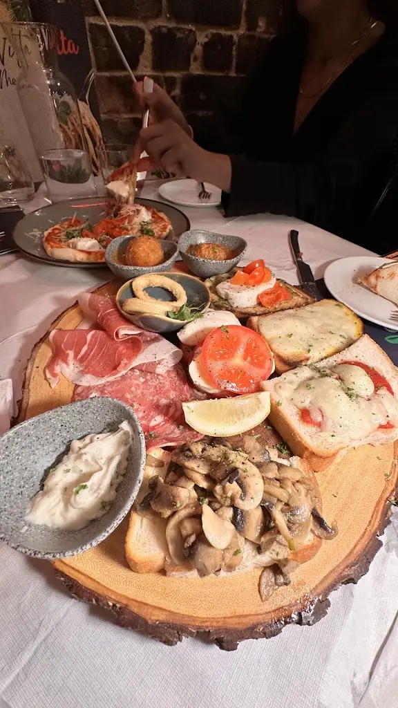 Verônica Pascoaline_Dolce Vita Poole_Parkstone_review