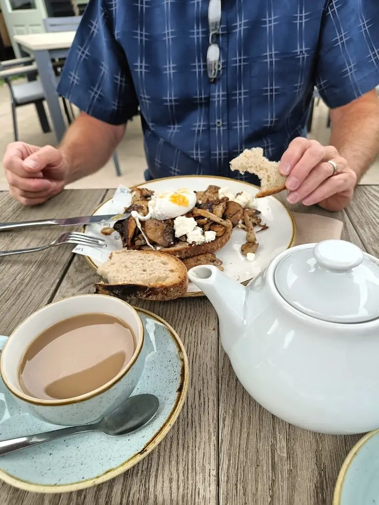 Nicola Weatherill_Lot 25 Cafe, Restaurant & Bar_Papworth Everard_reseña