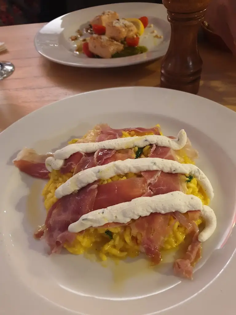 Menu_Salerno's_Oundle_image_8