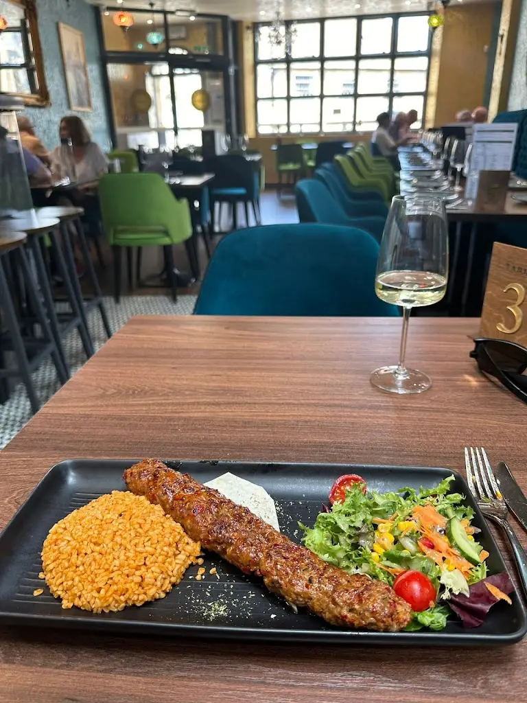 Simon Lee_Tuana Restaurant_Oundle_review