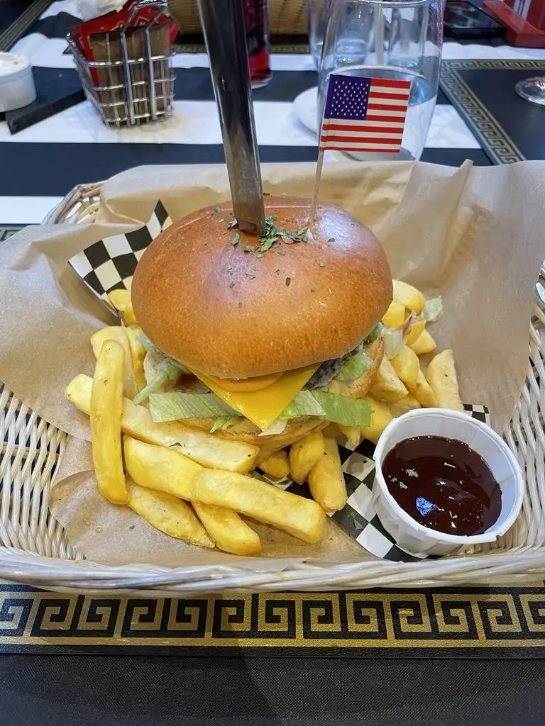 Madelyn Smith_Rose & Crown_Oundle_review