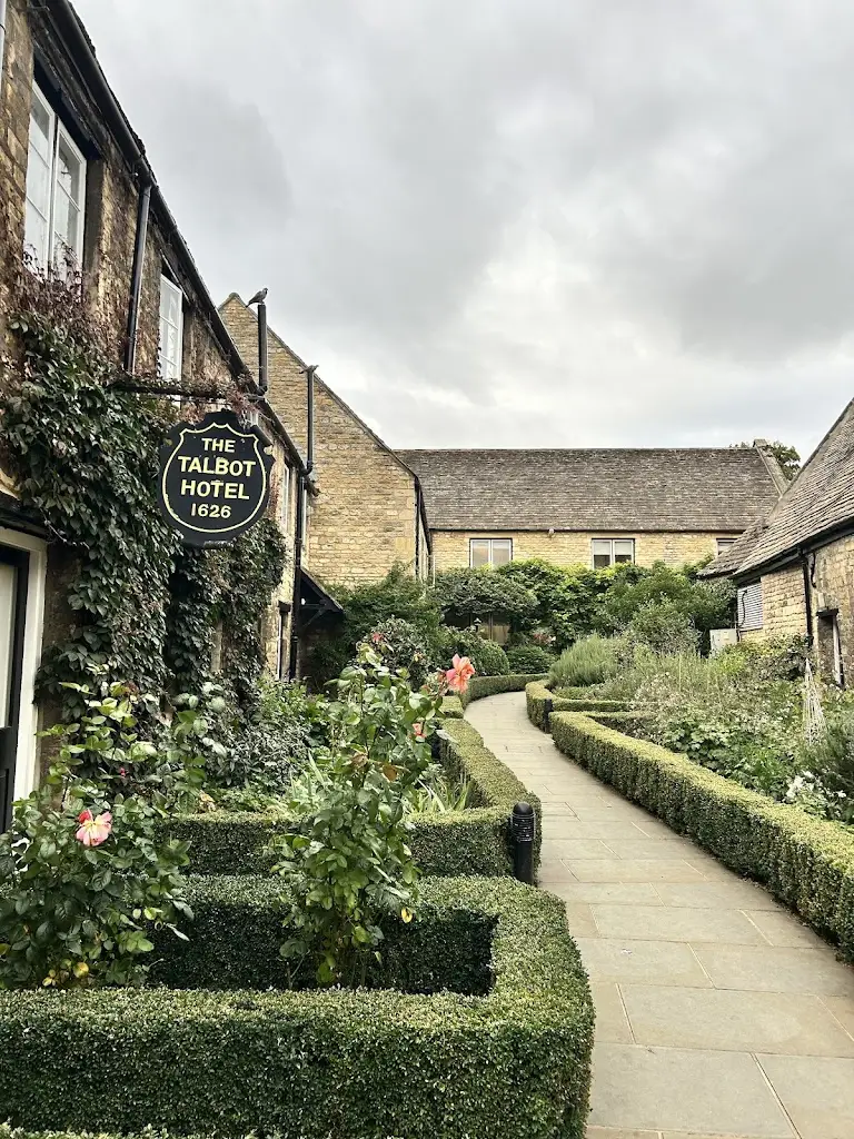Hannah ter Weeme_The Talbot Hotel_Oundle_review