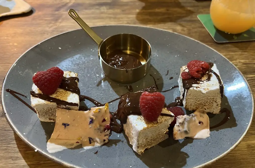 The Five Bells_Bassingham_slider_image_3