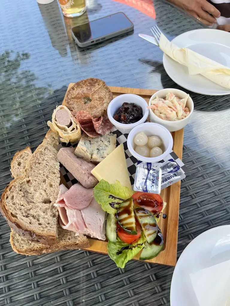 Ian Davies_The Crown Bar & Kitchen_Pattingham_review