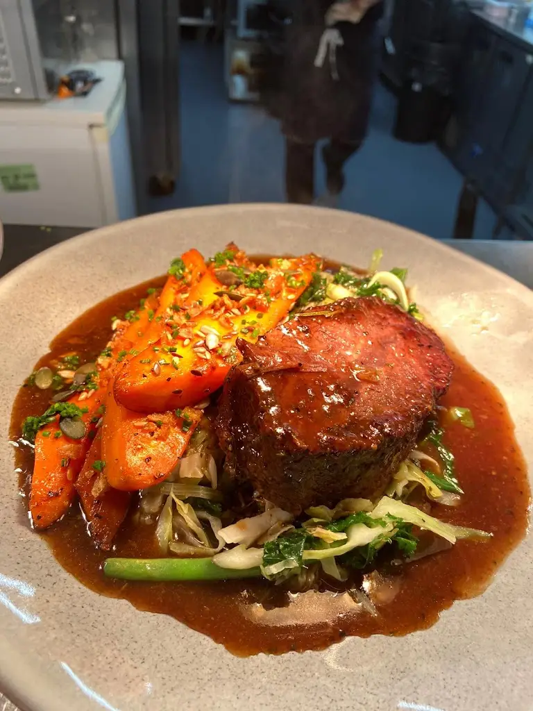 The Crown Bar & Kitchen_Pattingham_slider_image_3