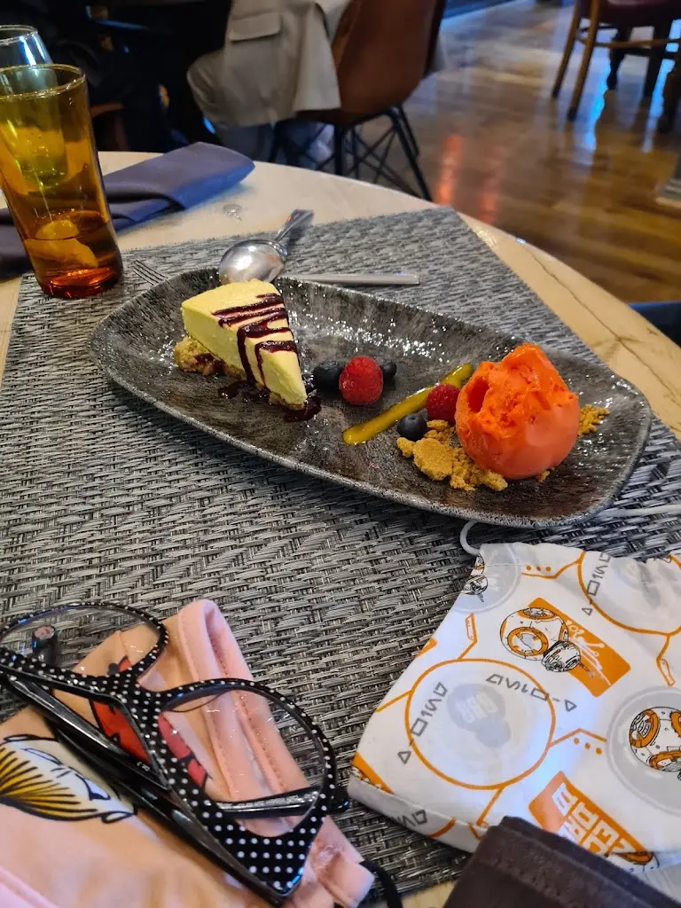 Menu_Green Man_Partridge Green_image_2