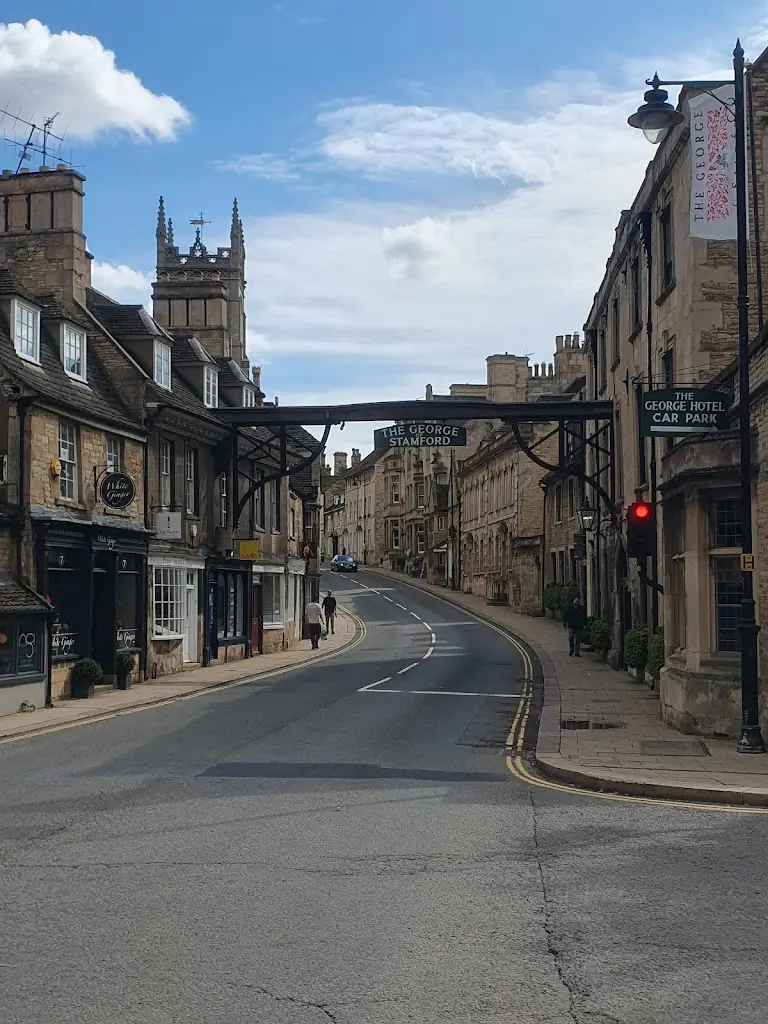 Peter Groves_The Black Horse_Baston_review