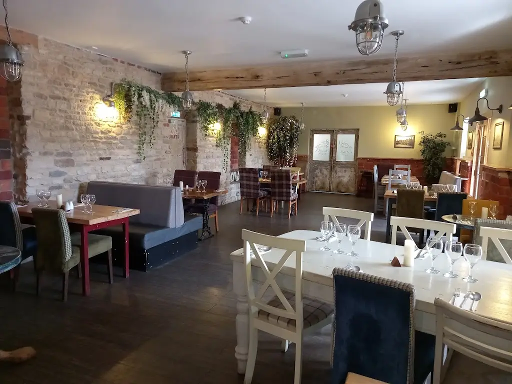 The Black Horse_Baston_slider_image_3