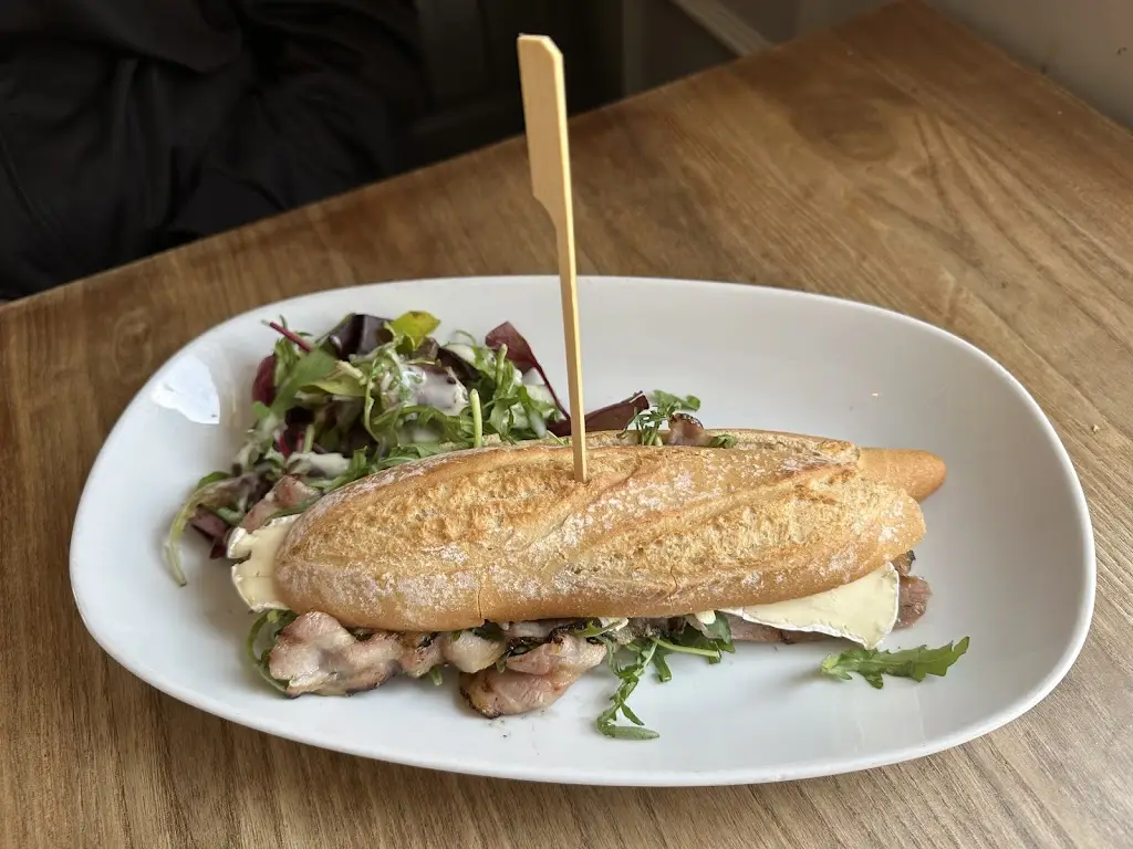 Hurtwood Inn Pub and Restaurant_Peaslake_slider_image_2