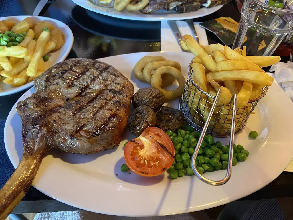 Phattharin saengsai_Steak Rattle n Roll_Pelsall_review