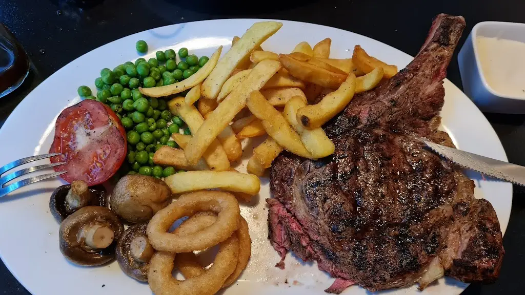 Claire Phillips_Steak Rattle n Roll_Pelsall_review