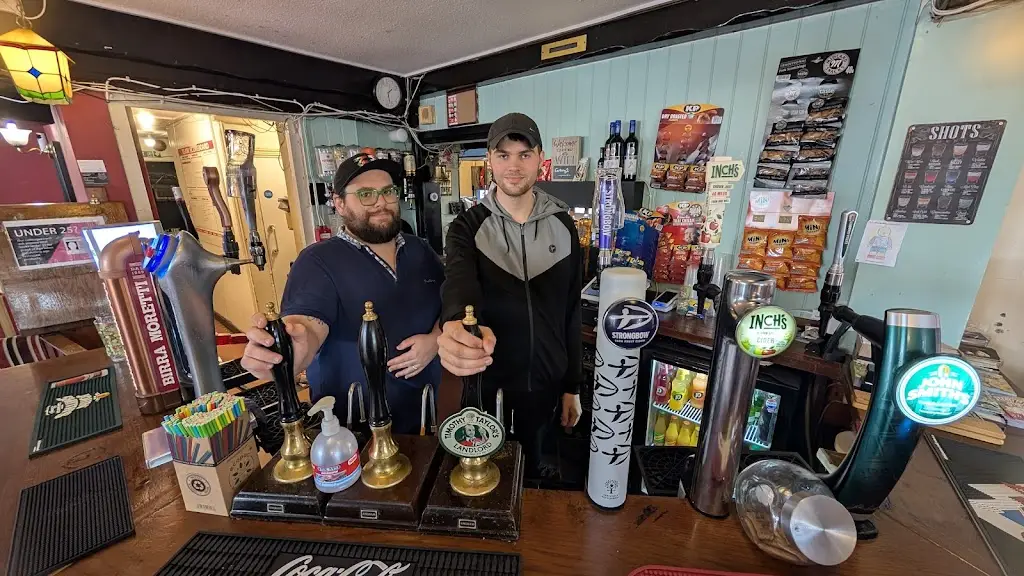 Leon Barnfield_The Railway_Pelsall_review