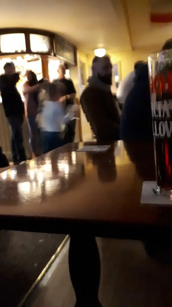 M Rises_Queens_Pelsall_review