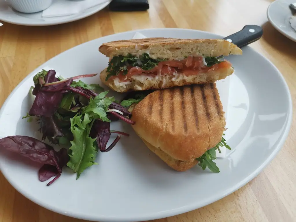 Menu_Al Bivio Hornbeam Park_Pannal_image_6