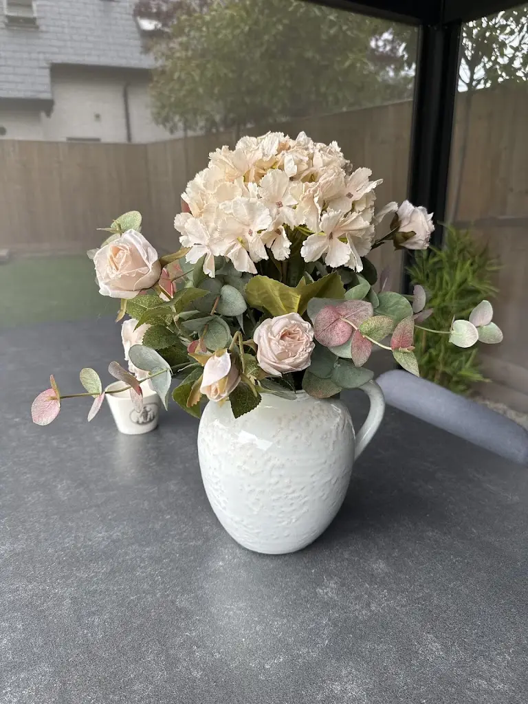 Alison Lodge_Weetons Leeds Road_Pannal_review