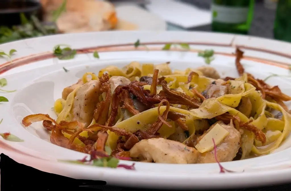 Nea Clark_The Square & Compass_Pannal_review