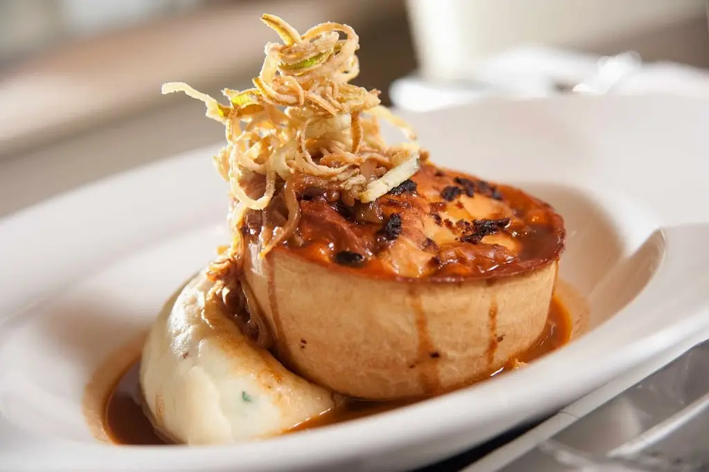 The Square & Compass_Pannal_slider_image_2